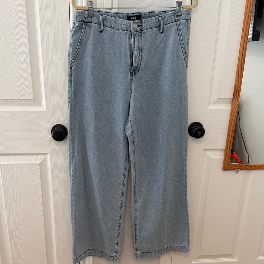 Kut from the Kloth Light Wash Denim Trouser